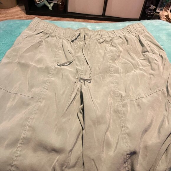 Abercrombie Green Joggers - Picture 5 of 6